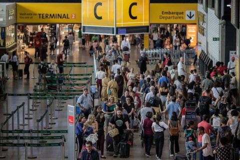 Guarulhos quer cobrar dos aviões taxa de por barulho e poluição